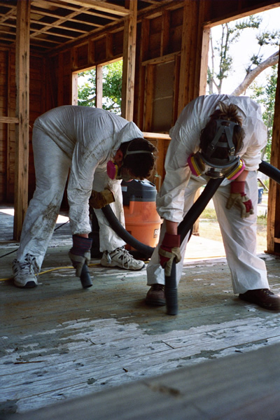 Photo of Using HEPA vacs to collect mold